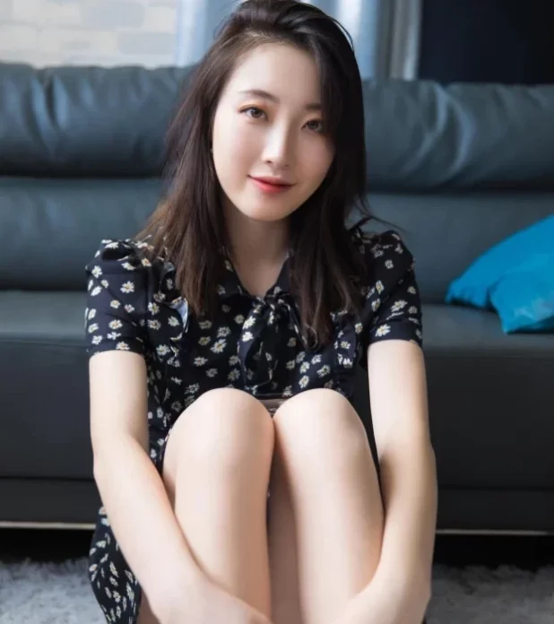 [绅士摄影] 008 亚茹[44P-176.3M]