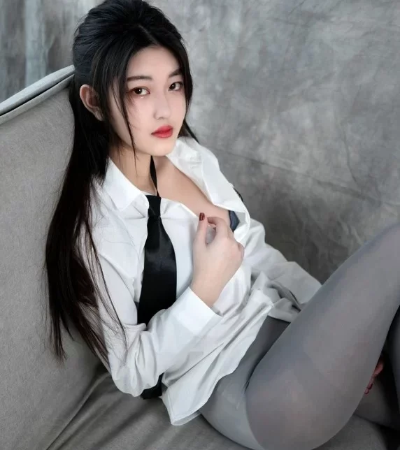 LD零度摄影 NO.112 兼职模特林微 [45P+39M]