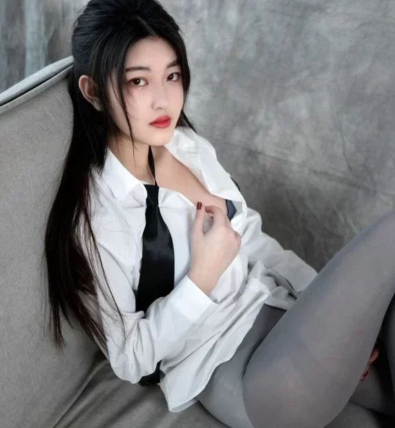 LD零度摄影 NO.112 兼职模特林微 [45P+39M]